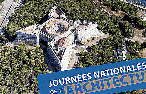 Photo vue de haut du Fort-carré